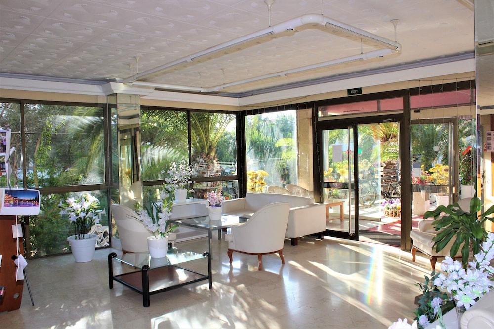 Bj Bei Juan Hostal S'illot Exteriér fotografie