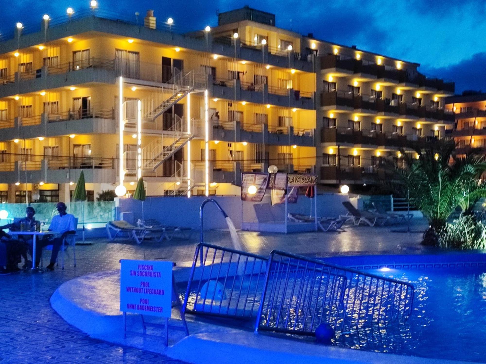 Bj Bei Juan Hostal S'illot Exteriér fotografie